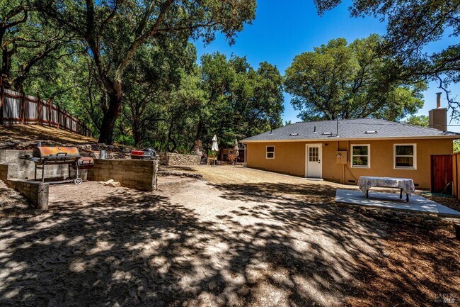 Building Photo - 9342 Chalk Hill Rd