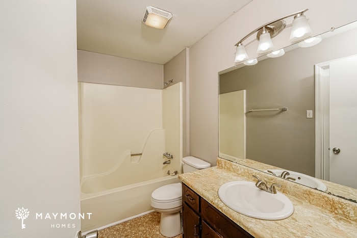 Building Photo - 1501 6th Pl NW