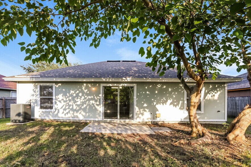 Building Photo - 3754 August Crossing Ct