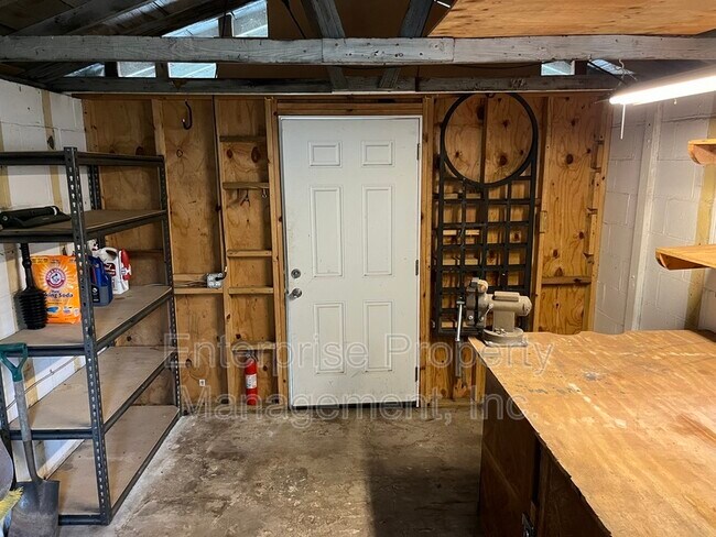 Building Photo - 2018 Felix Ave