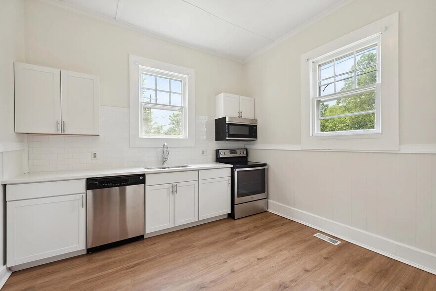 Building Photo - 338 State St