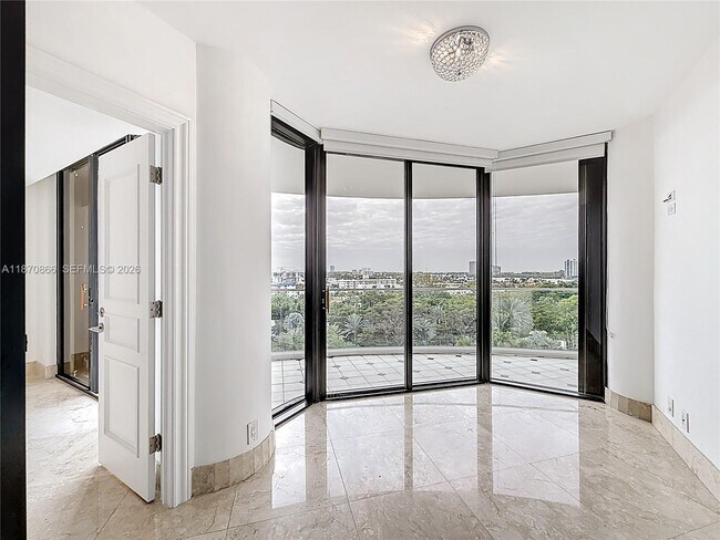 Building Photo - 2800 Island Blvd