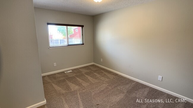 Building Photo - 966 Candlestar Loop S