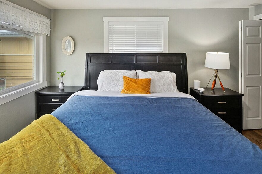 Building Photo - 3524 NE 147th St