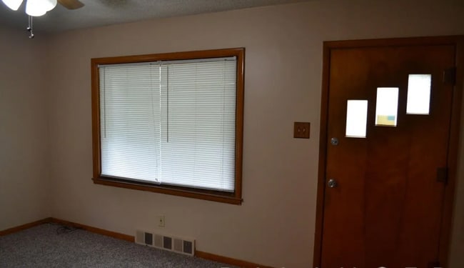 Building Photo - Schedule a Showing Today!!!