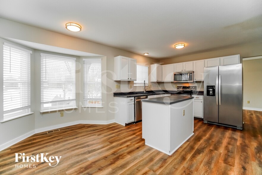 Building Photo - 7809 Astra Cir