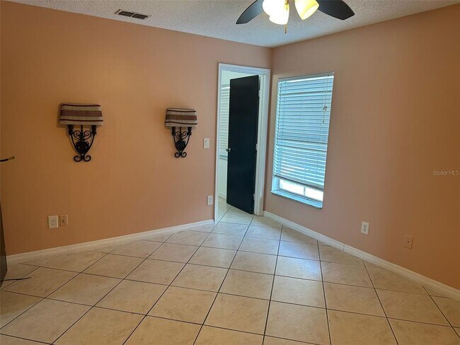 Building Photo - 2358 Harbor Town Dr