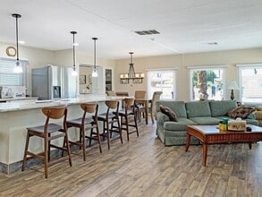 Building Photo - 73250 Broadmoor Dr