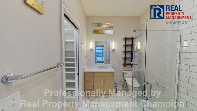 Building Photo - Luxury Condo in Heart of Wilmington with Water Views