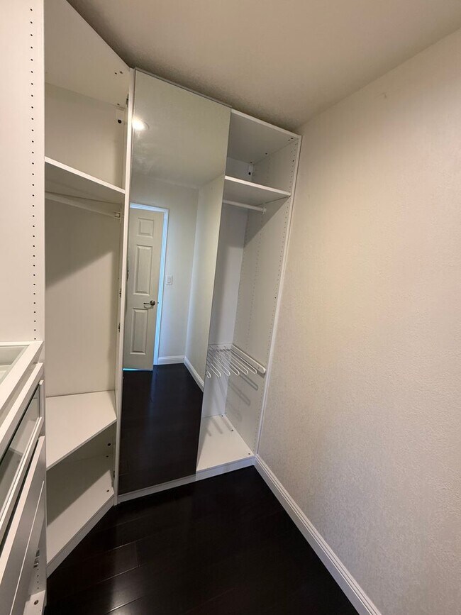Building Photo - 32625 Lake Mead Dr