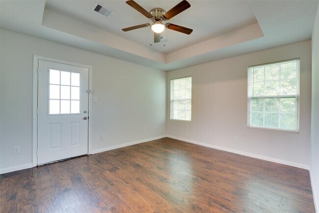 Building Photo - 5405 Groveton St