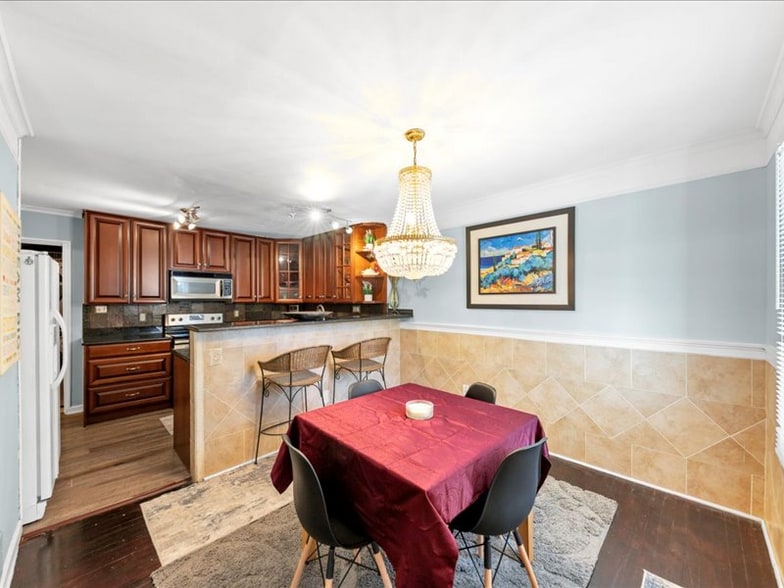 Building Photo - 1410 N Druid Hills Rd