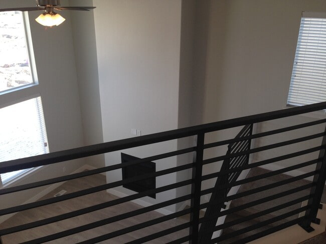 Building Photo - Beautiful Modern Home in Lehi w attached 2 car garage!
