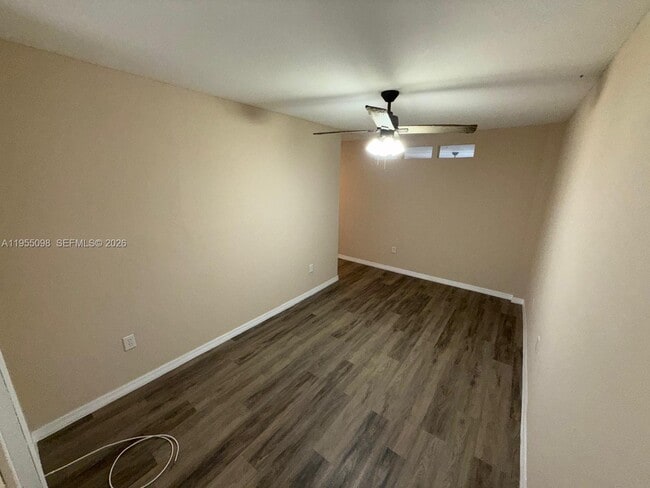 Building Photo - 1340 Peri St