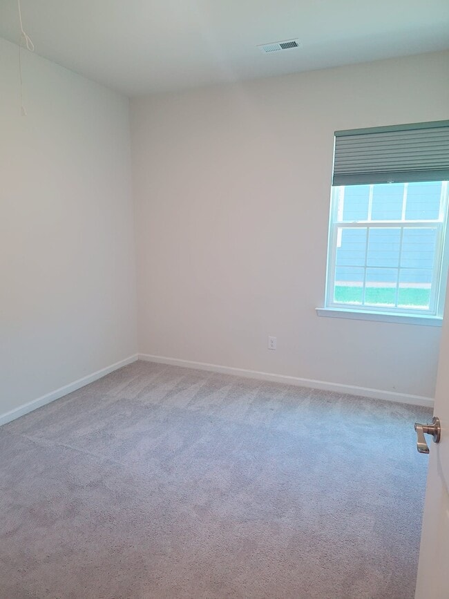Building Photo - 126 White Apple Wy