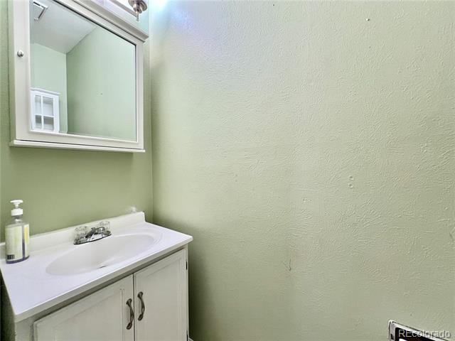 Building Photo - 10557 Quail St