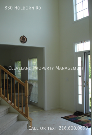 Building Photo - Stunning & Spacious Streetsboro Beauty