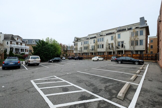 Building Photo - 4450 MacArthur Blvd NW