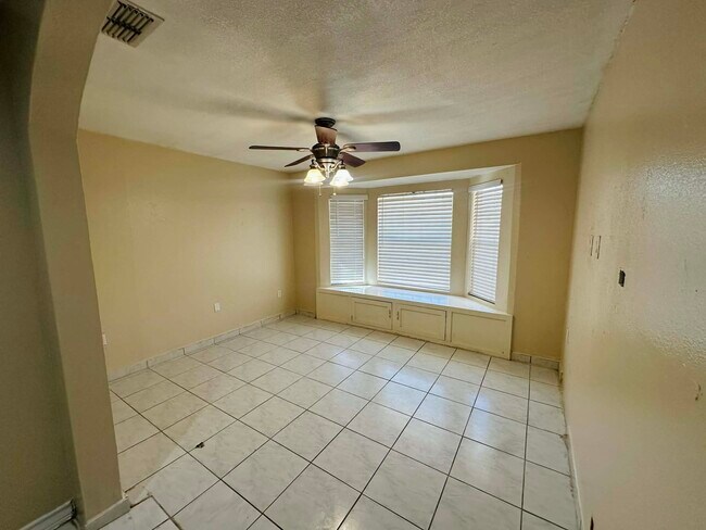 Building Photo - 3023 Potomac Loop