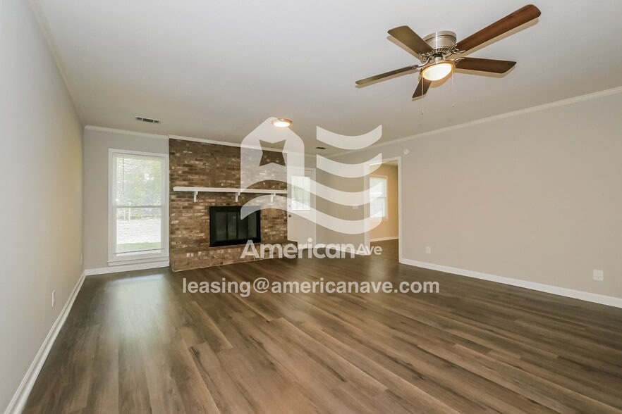 Building Photo - 4302 Castlewood Pkwy