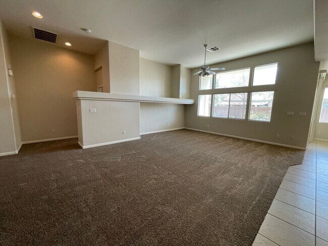 Building Photo - Beautiful Single Story Home in Gated Commu...