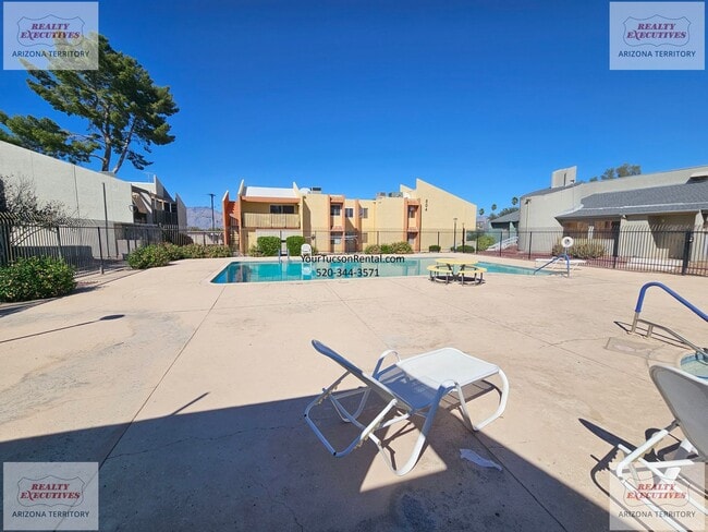 Building Photo - 22nd & Kolb Area Condo - Upstairs unit in Langley Gardens