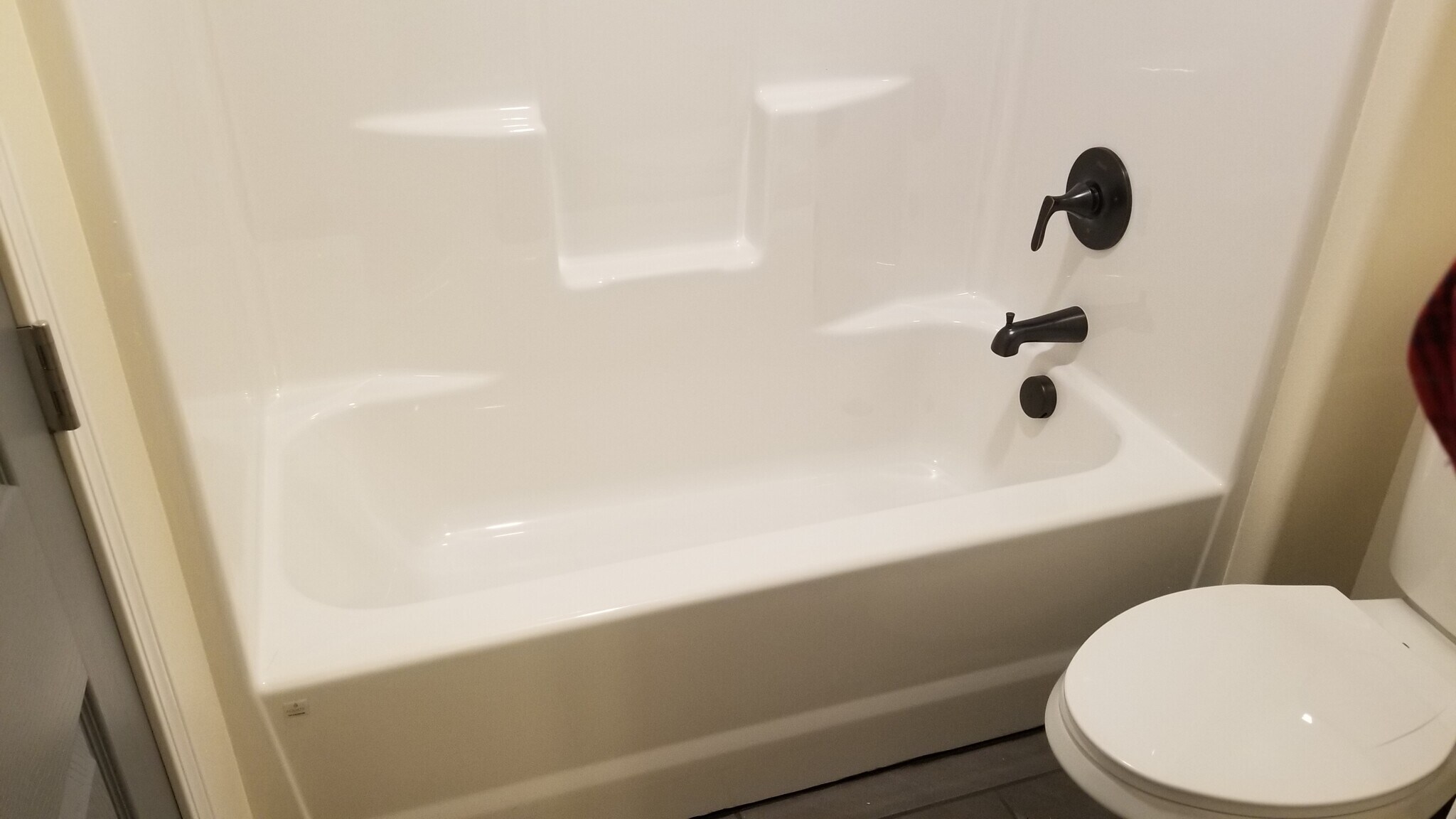 Building Photo - 1412 W Lakeside Dr