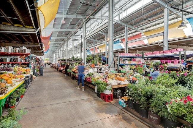 Building Photo - 1847 Cortlandt St