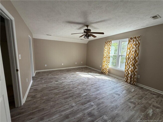 Building Photo - 637 Spy Glass Dr