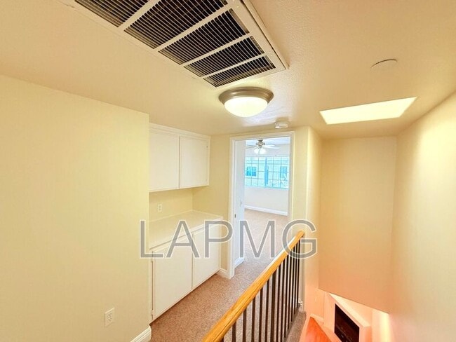 Building Photo - 12217 Moorpark St