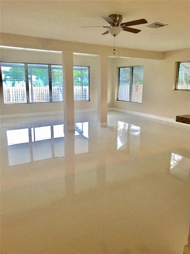 Building Photo - 3700 Taft St