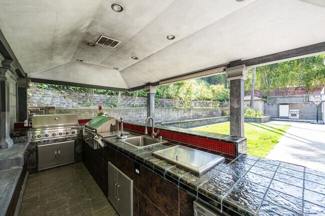 Building Photo - 11372 Dona Teresa Dr