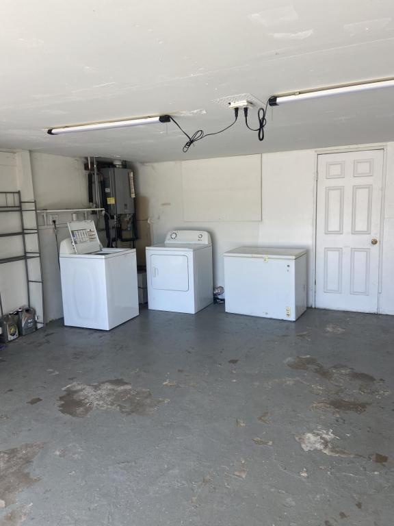 Building Photo - 917 Broadview St