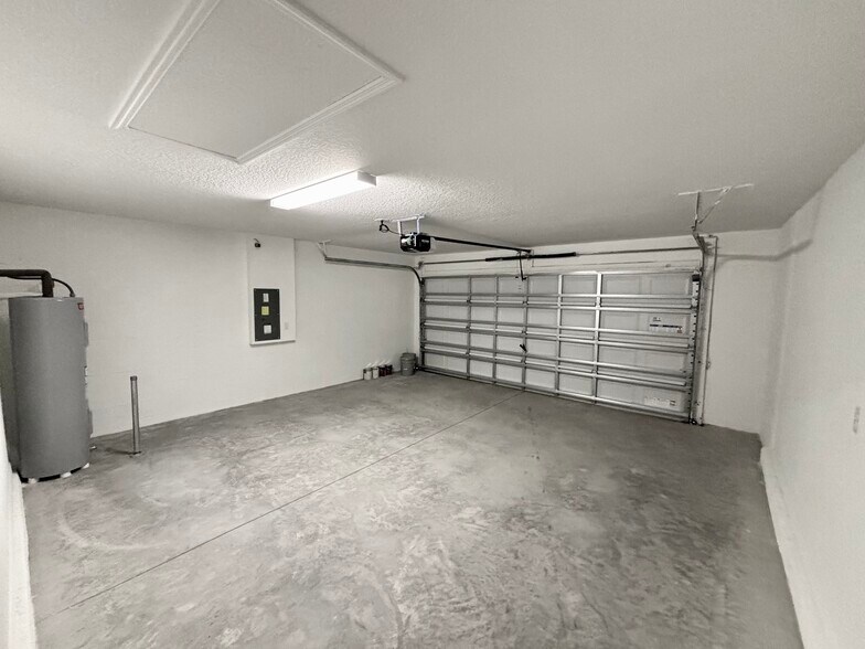 Building Photo - 11237 Linden Depot Rd