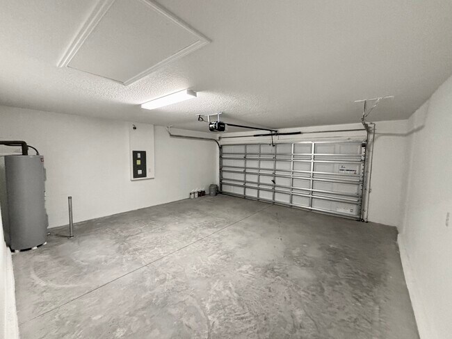 Building Photo - 11237 Linden Depot Rd