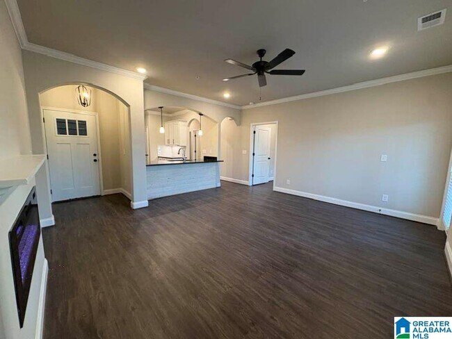 Building Photo - 4421 Lennox Pl