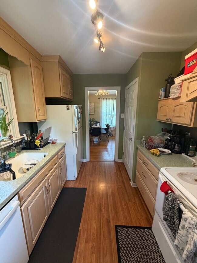 Building Photo - Charming 2 Bedroom Home with Spacious Yard in Henrico!