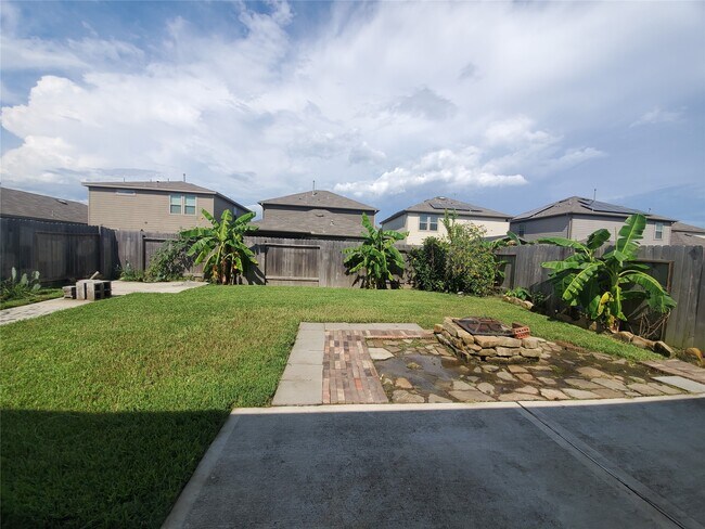 Building Photo - 14614 Sierra Garden Dr