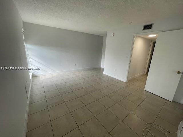 Building Photo - 11905 NE 2nd Ave