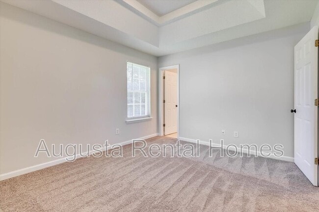 Building Photo - 2811 Bennington Dr