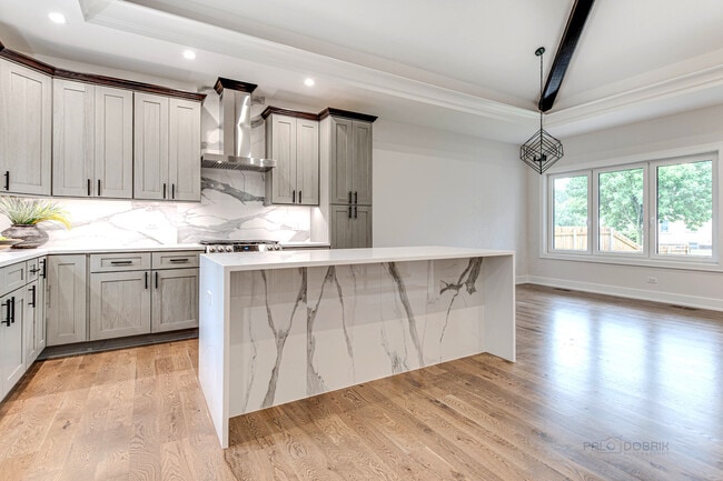 Building Photo - 5330 W 86th St