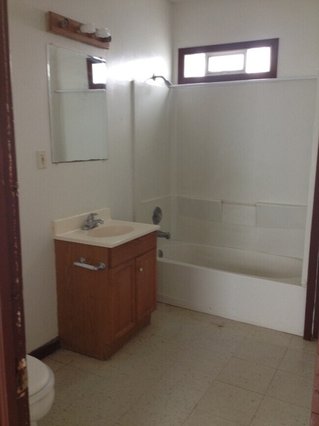 Building Photo - 3167 N Holton St