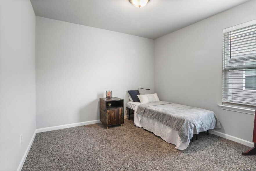 Building Photo - 5665 Magnolia de Percy Dr