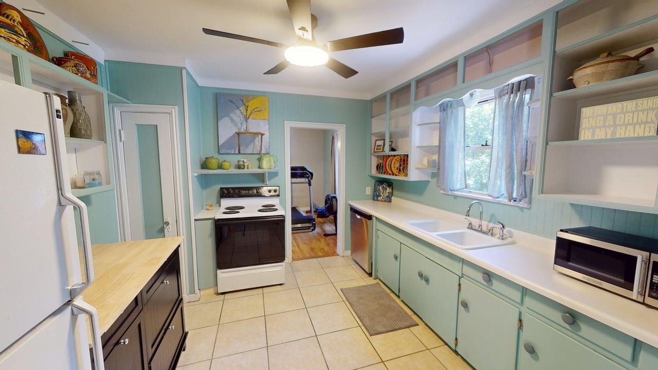 Building Photo - 425 Wisteria Rd