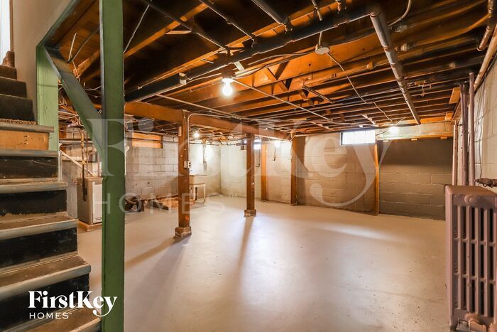 Building Photo - 112 W Glenlake Ave