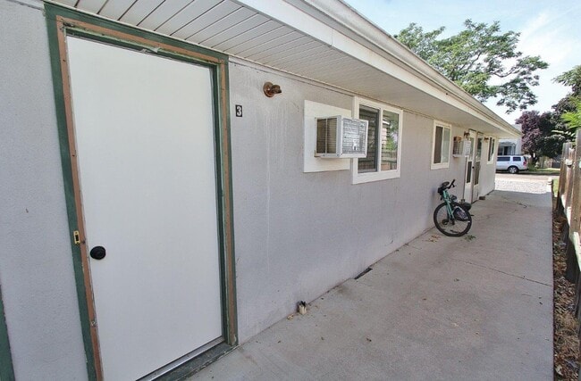 Building Photo - 1407 Ellis Ave