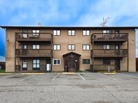 Building Photo - 3282 Adams Dr