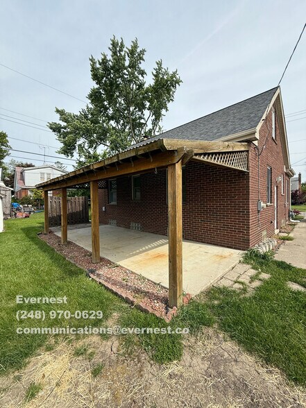 Building Photo - 1073 Champaign Rd