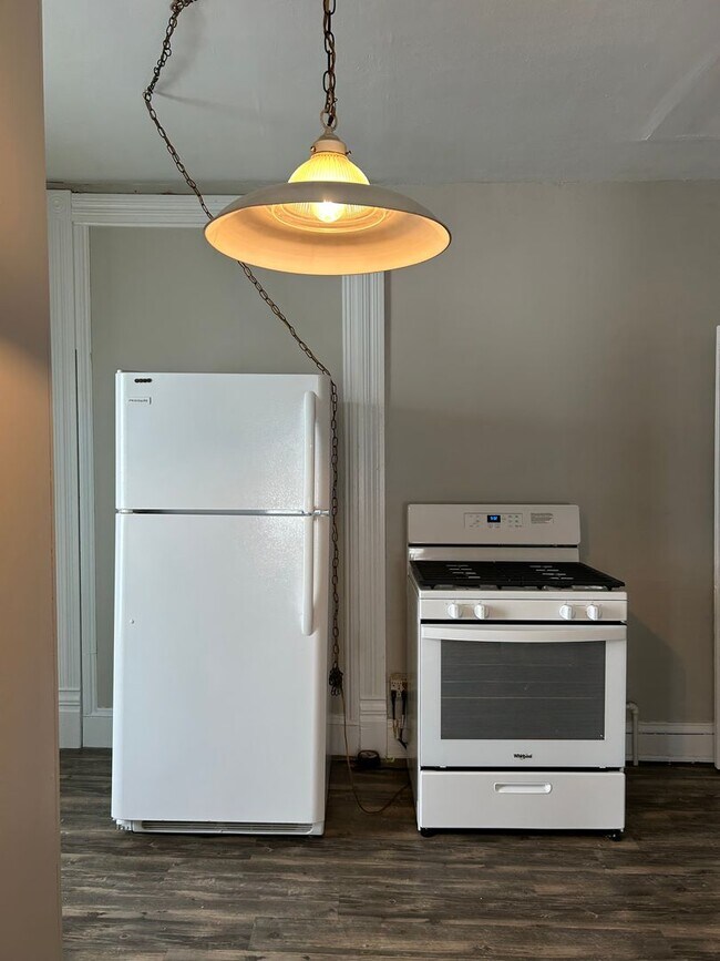 Building Photo - 7 S 4th St