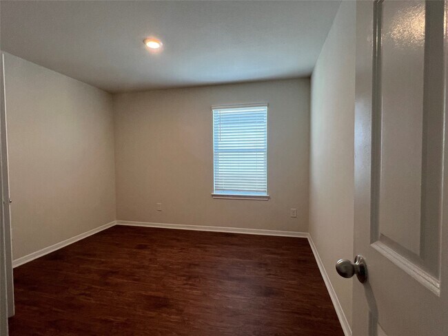 Building Photo - 4711 Prairie Chase Dr